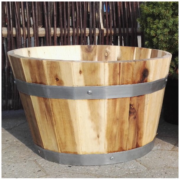 Ny halv t�nde, Akacie