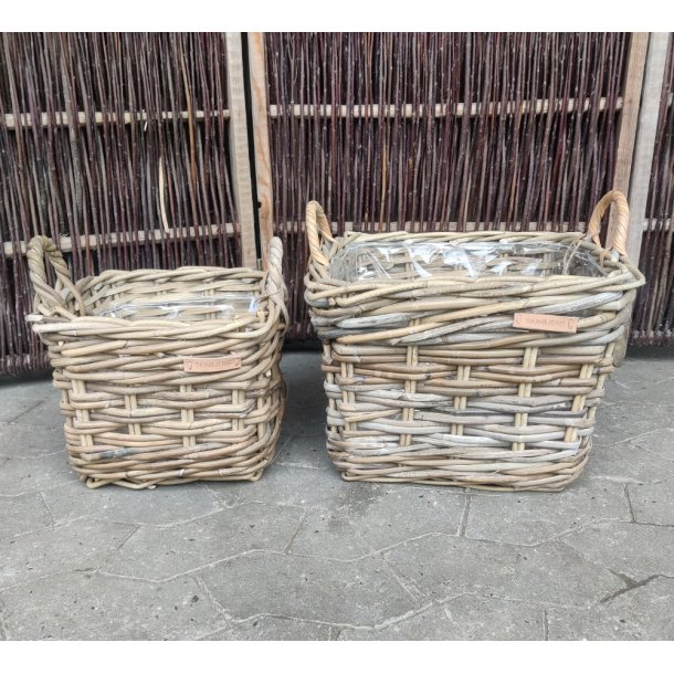 Cedric, Firkantet Gr rattan kurv.