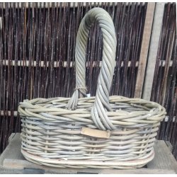 Oval kurv med trbund.