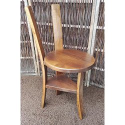 Barstol med med rygln. 