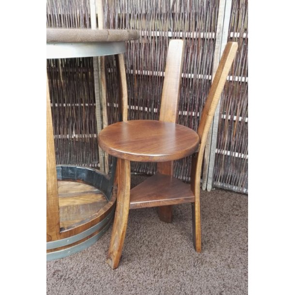 Barstol med med rygln. 