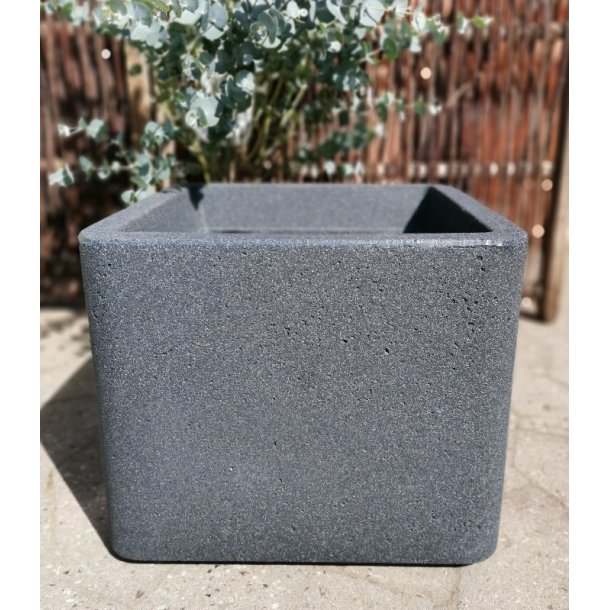 Cube 30 plastkrukke, sort granit