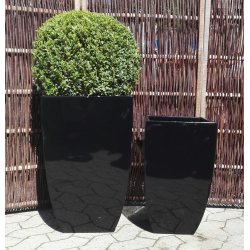 Firkantet blank sort  Polystone Krukke*