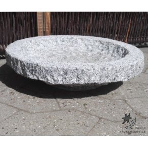 Rundt lysegrt fuglebad