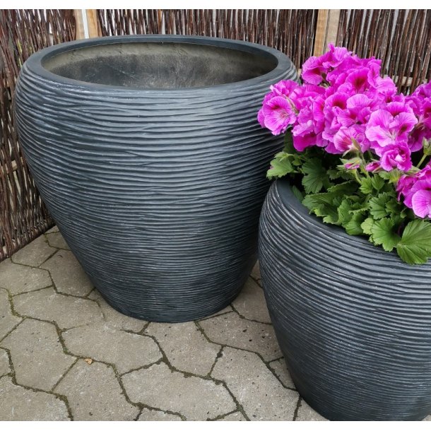 Virginia, Black Wash polystone Krukke*