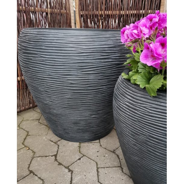 Virginia, Black Wash polystone Krukke*